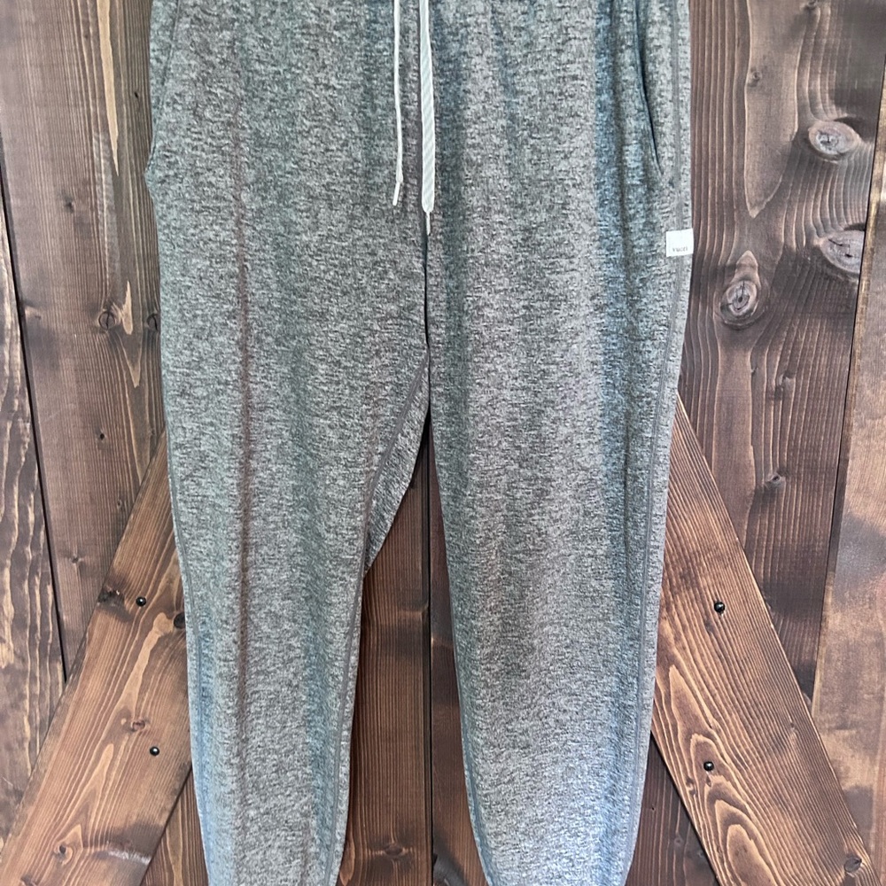 Vuori Women's Charcoal Heather Joggers